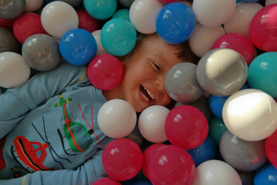 Soft Jersey ball pit with 600 balls, 120x120 cm
