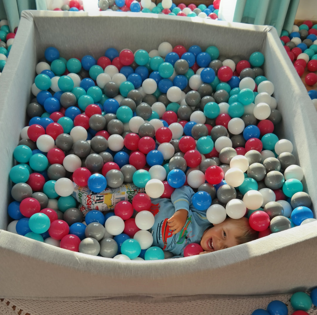 Soft Jersey ball pit with 900 balls, 120x120 cm