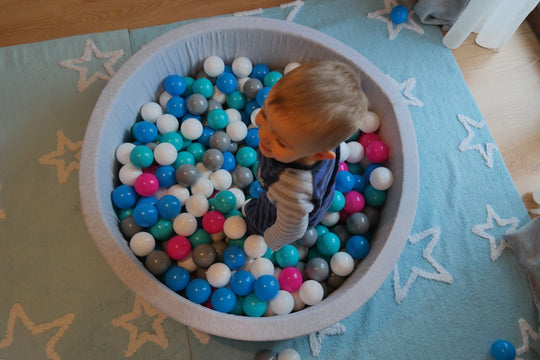 Soft Jersey ball pit with 200 balls