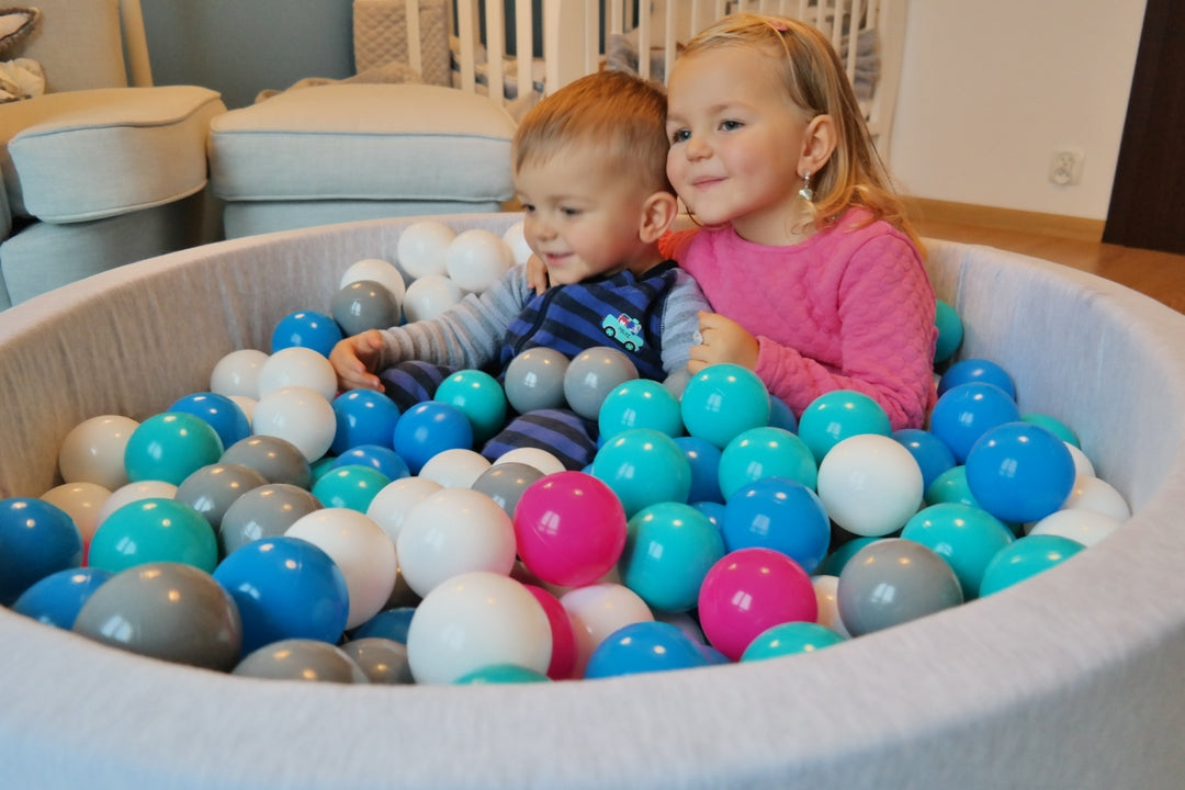Soft Jersey ball pit with 200 balls