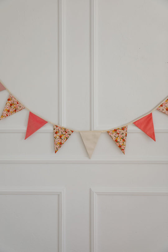 Garland - Birthday In Garden